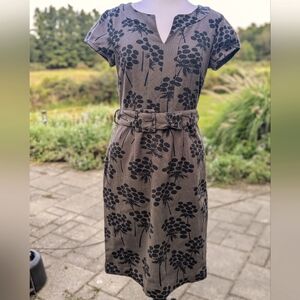 Boden Notch Neck Shift Dress in Floral Gray - Size US 6 / UK 10